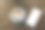 顶视图的咖啡拿铁艺术风格在白色陶瓷杯除了白色智能手机图片下载