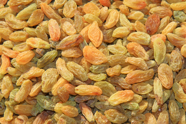 一堆葡萄干，美味的零食，特写照片图片下载