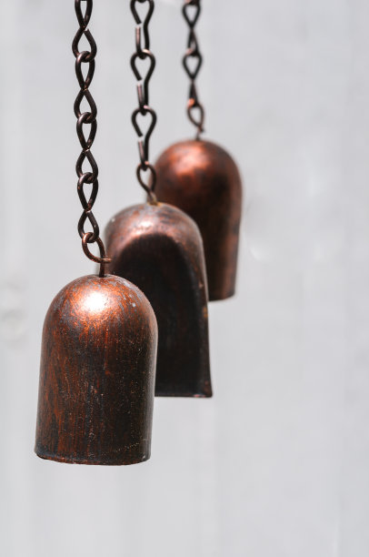 花园三个钟图片下载