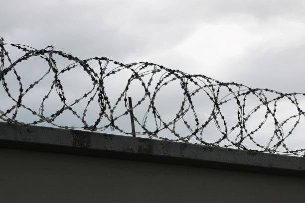 使用铁丝网的安全系统图片下载