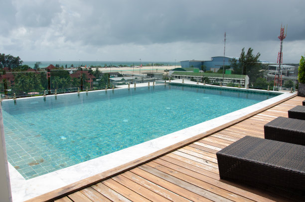 游泳池顶酒店图片下载