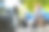 小女孩帮爸爸换汽车轮子图片下载