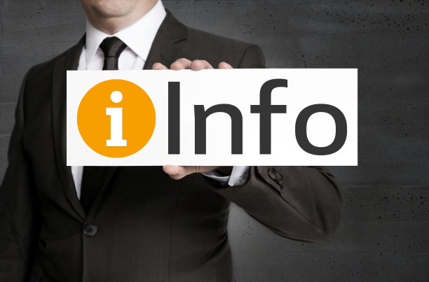 商人举着信息牌图片下载