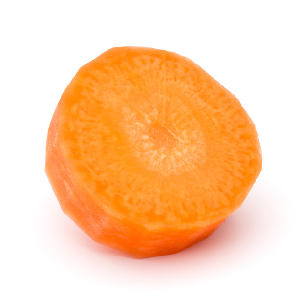 切碎的胡萝卜片孤立在白色背景上切掉图片下载