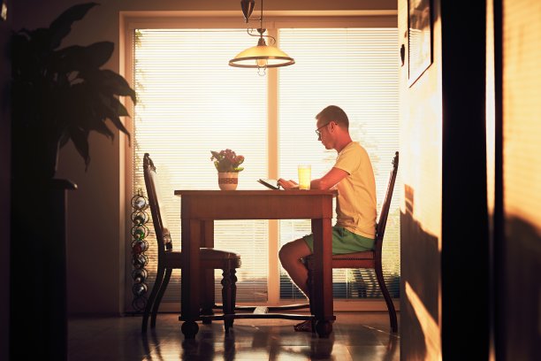 早上在家的时间图片下载