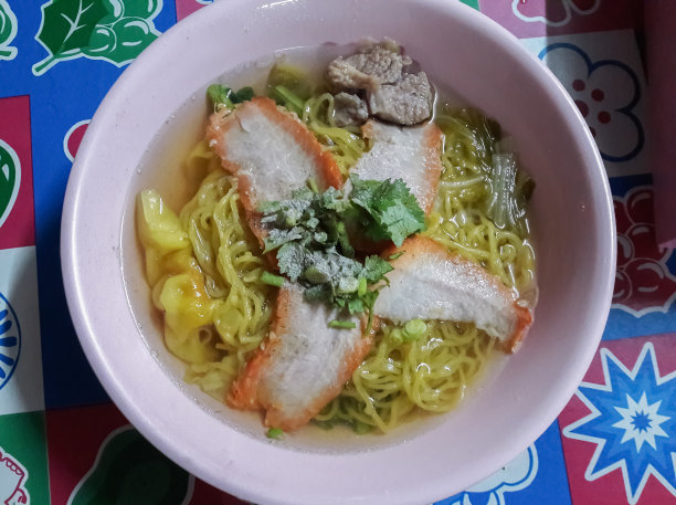 碗里的面条。图片下载