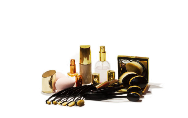 专业的化妆工具隔离白色。美丽和时尚的概念。图片下载