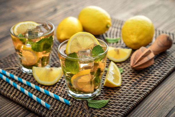 几杯冰镇甜柠檬水图片下载