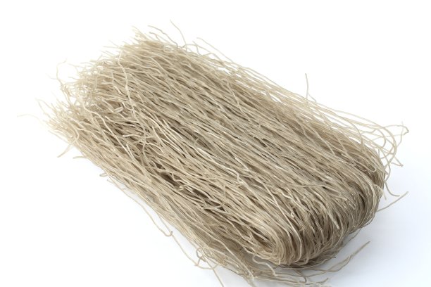 干山药面条(Dang Myeon)在白色的背景图片下载