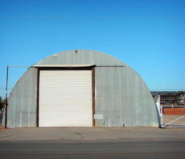 古董车库里衣架图片下载