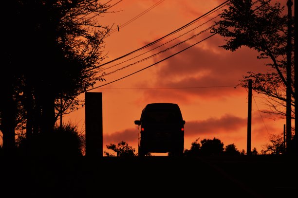 晚上的风景轮廓图片下载