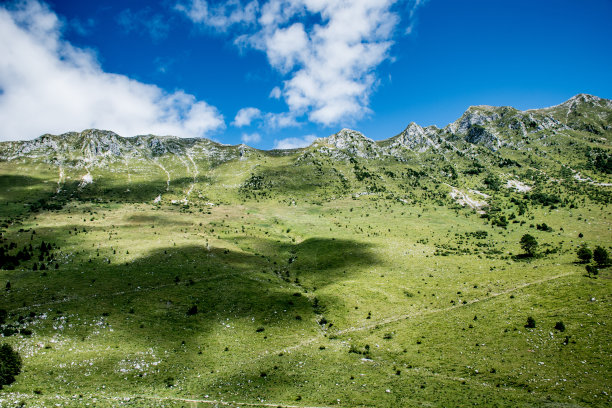 从Zaprikraj高山牧场看Krn山脉图片下载