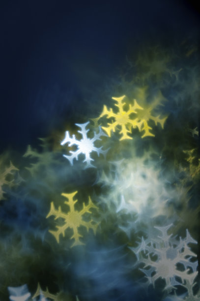 黑色背景的抽象雪花图片下载