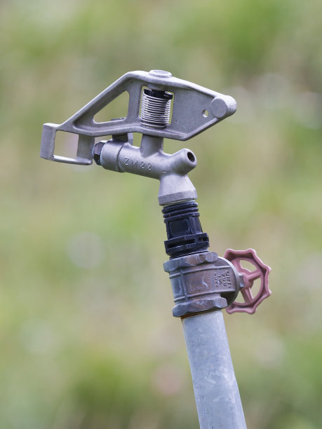 奥地利阿尔卑斯山的喷水灭火系统图片下载