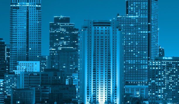 黄昏时分的曼谷市景特写，蓝色调图片下载