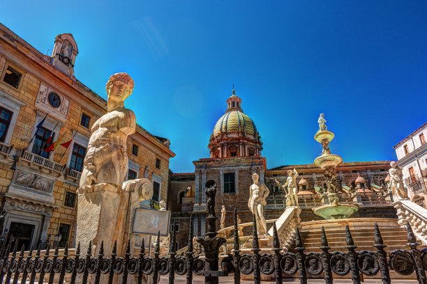 著名的耻辱喷泉在巴洛克比勒陀利亚广场，巴勒莫，西西里图片下载