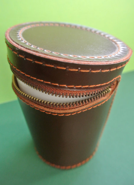 一套便携式眼镜图片下载