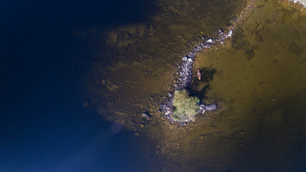 湖上的小岛图片下载