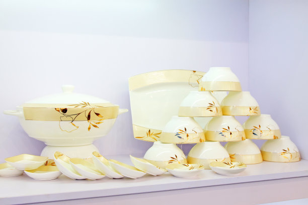 精美作品，陶瓷工艺品餐具，特写照片图片下载
