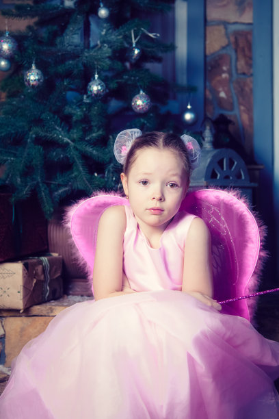 穿着仙女服装的女孩图片下载