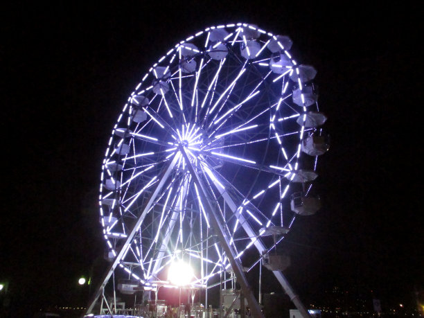 夜景拍摄全景车轮u图片下载