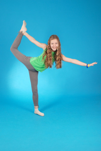 欢快的小女孩图片下载