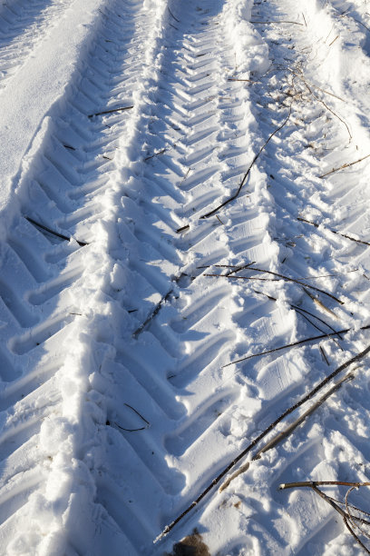 卡车的痕迹图片下载