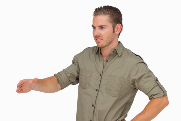 男人伸出手臂准备握手图片下载