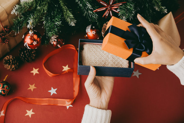 打开圣诞礼物图片下载