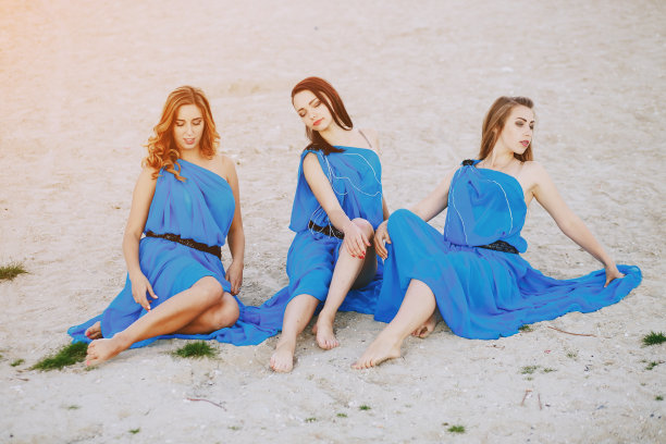 女孩在自然界中图片下载