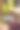 女士在设备上签收包裹图片下载