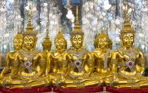 大教堂玻璃金佛群，泰国达成寺，公共领域图片下载