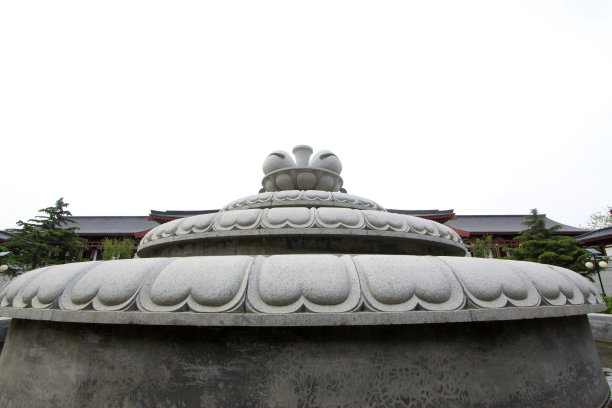 2014年5月10日，中国河北省唐山市邢国寺的石雕素材图片