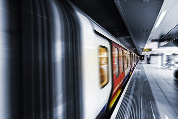 地下模糊的运动视图图片下载