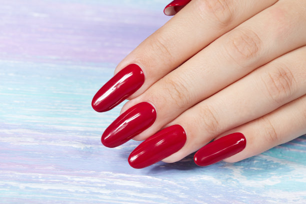 手与长人工修剪指甲图片下载