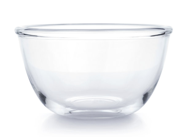 白色背景上的空碗图片下载