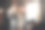 年轻女子站在公共汽车上听音乐素材图片