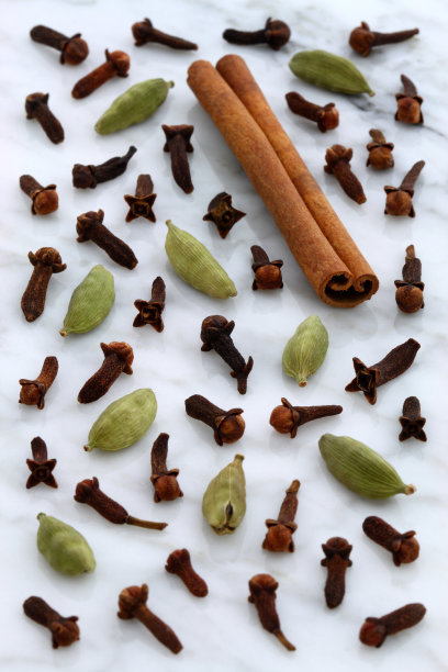 精致豆蔻和丁香图片下载