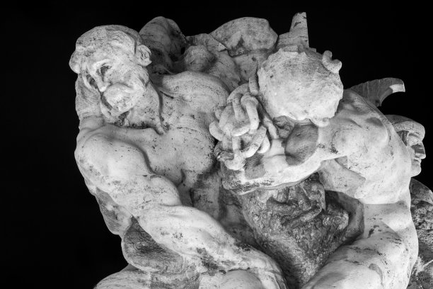 形象的维克多伊曼纽尔二世桥与翅膀的胜利石灰华。夜晚的罗马穿着黑色和尼禄图片下载