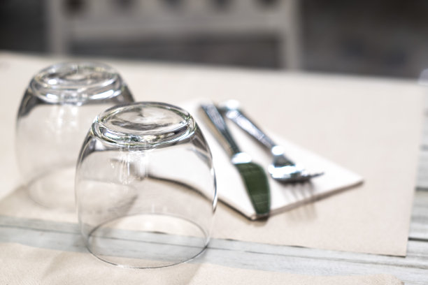 玻璃餐具餐厅关门图片下载