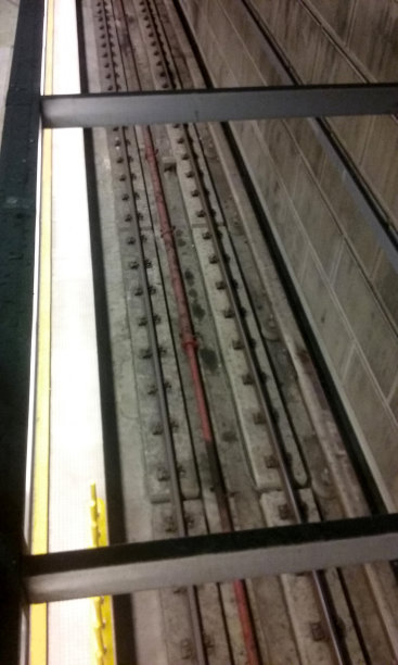 一个地下铁路图片下载