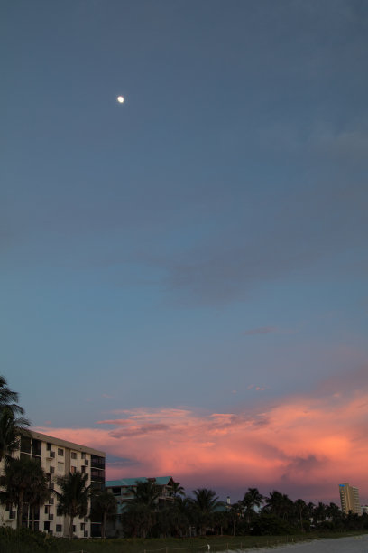 日落时的月亮图片下载