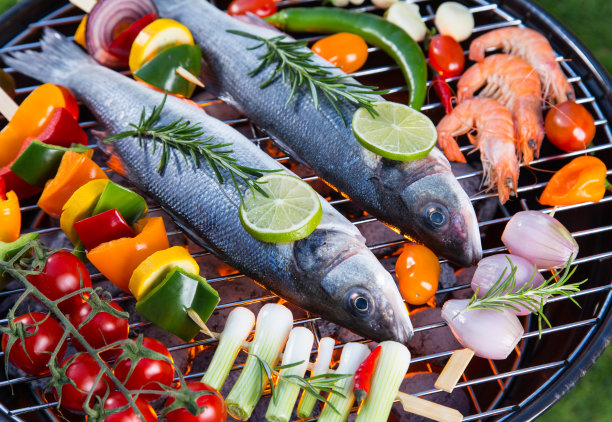 烧烤与海鱼图片下载
