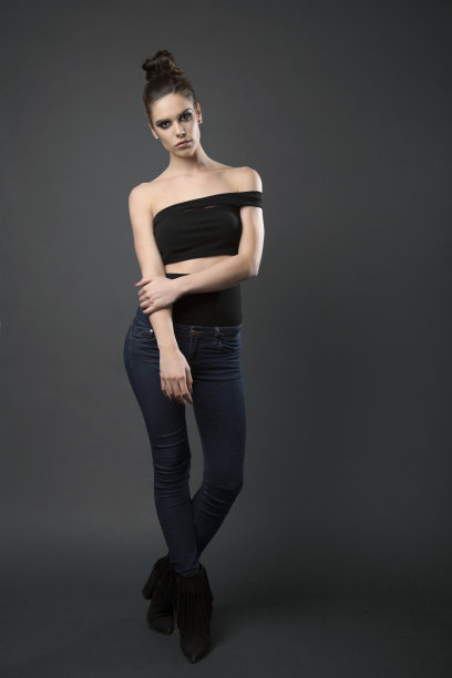 非常时尚的女孩图片下载