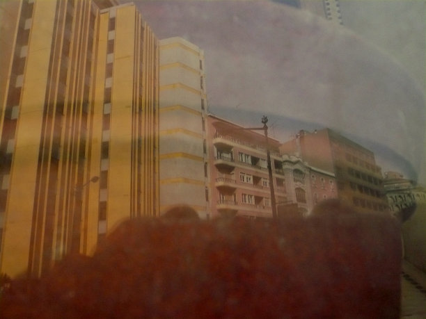 城市建筑的低视角图片下载