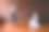 摄影师在工作室里的一张大皮椅上给新娘拍照素材图片