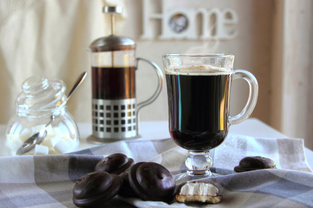 黑咖啡加甜点图片下载