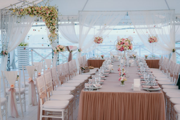 婚礼餐桌的装饰图片下载