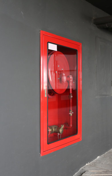 大楼消防水龙带柜。图片下载