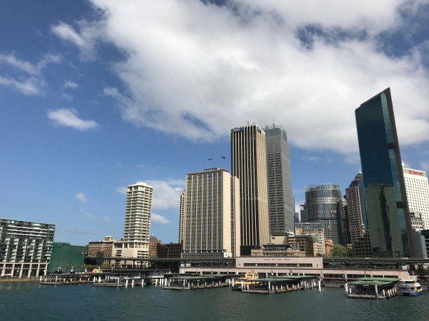 悉尼港口的环形码头图片下载